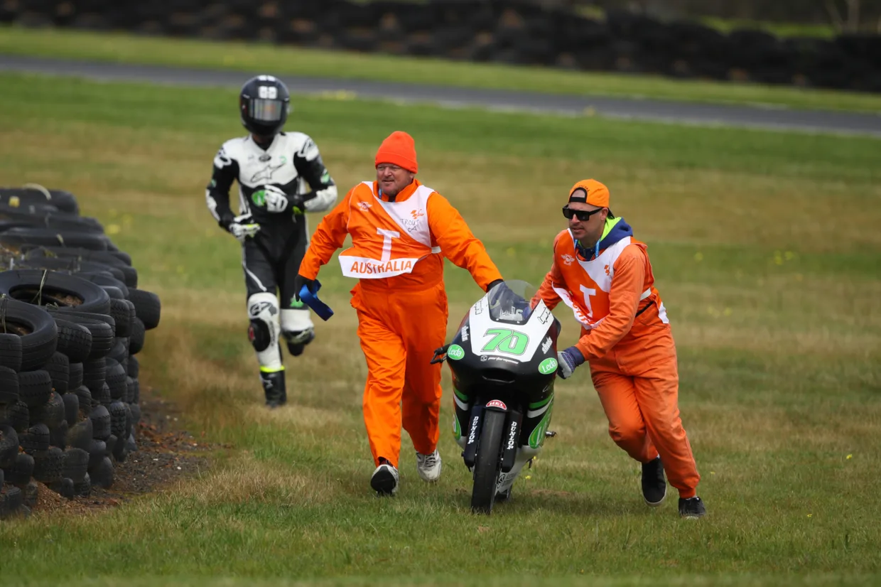 FOR EVENT Race officials L2